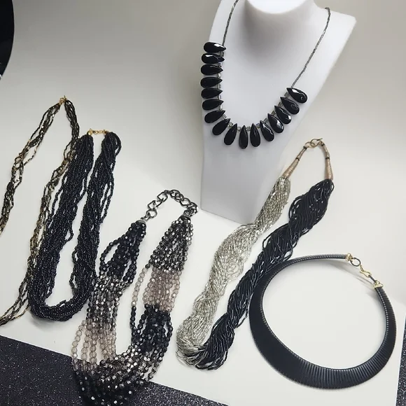 1 Trifari Black Seedbead Necklace 5 Unmarked Necklace Lot - Picture 7 of 7